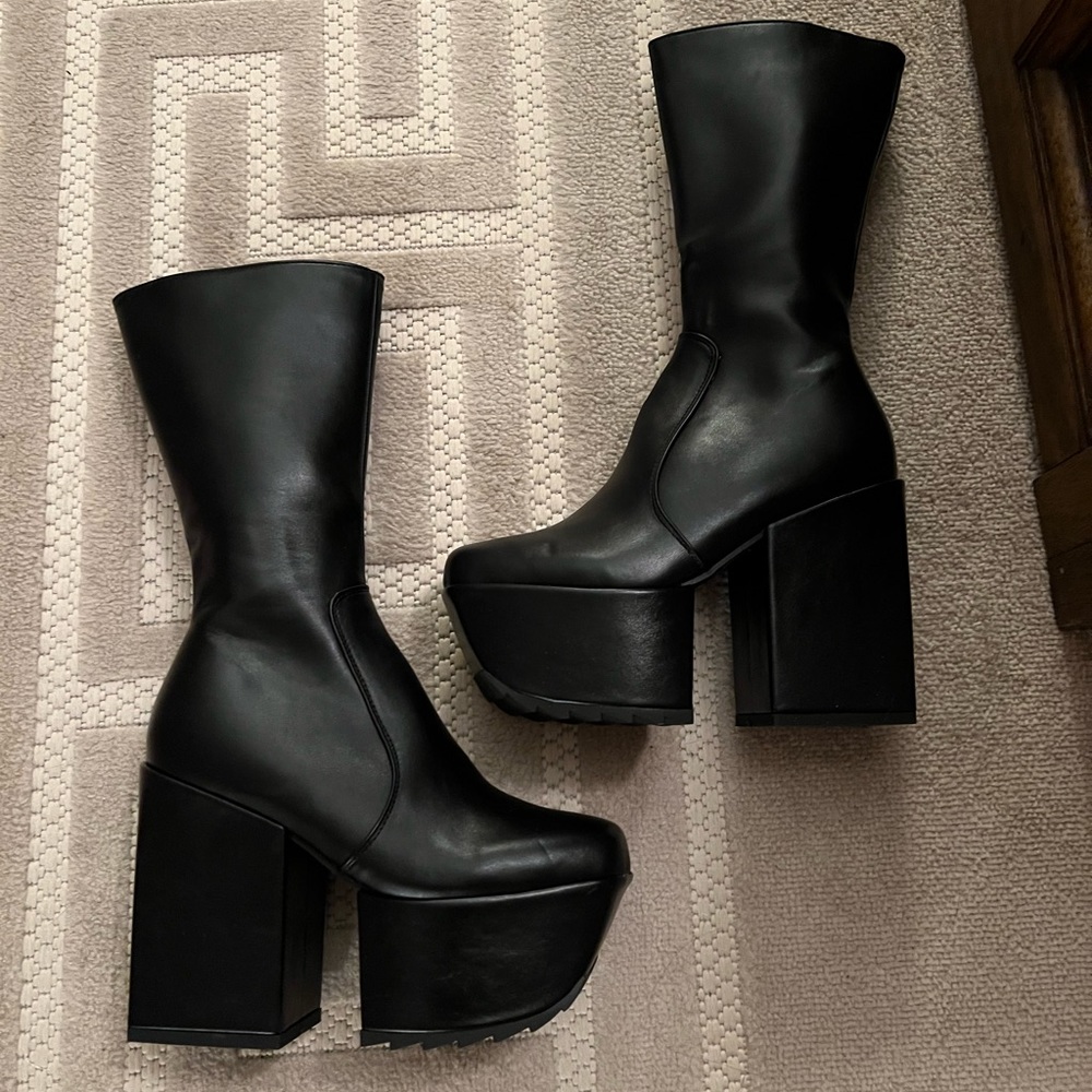 Lamoda Magnolia platform boots